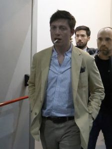 Caputo gastó $97 mil millones en pauta de YPF: récord desde la expropiación y en plena campaña