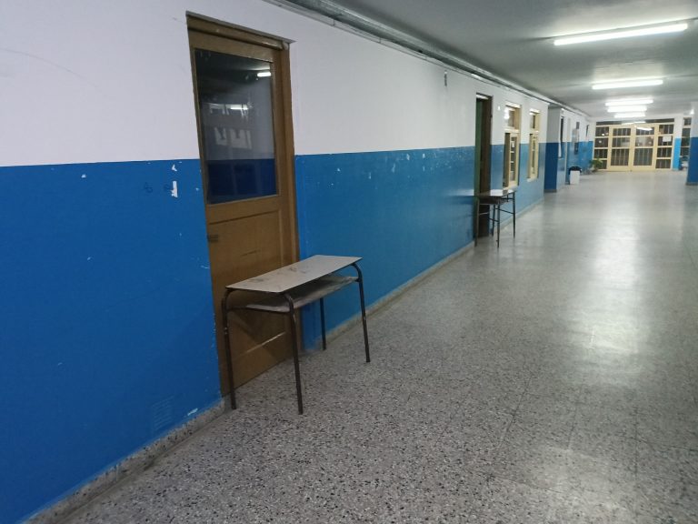 Los techos caen, pero el verso oficial sigue firme | ensobrados