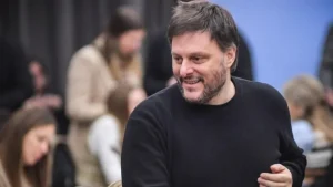 Leandro Santoro encabeza sondeo en la Ciudad