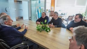 Ricardo Alfonsín junto a Gustavo López, Silvia Saravia y Martín Canay en un evento del Frente Amplio por la Democracia en el Partido de La Costa.