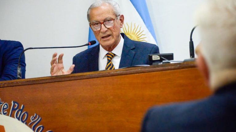 De Jesús abrió sesiones con discurso filosófico | ensobrados