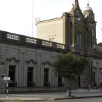 La otra grieta: sueldos políticos vs trabajadores municipales en Las Flores