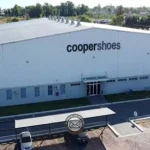 Cerró la fábrica Converse en Las Flores y cayó el empleo industrial