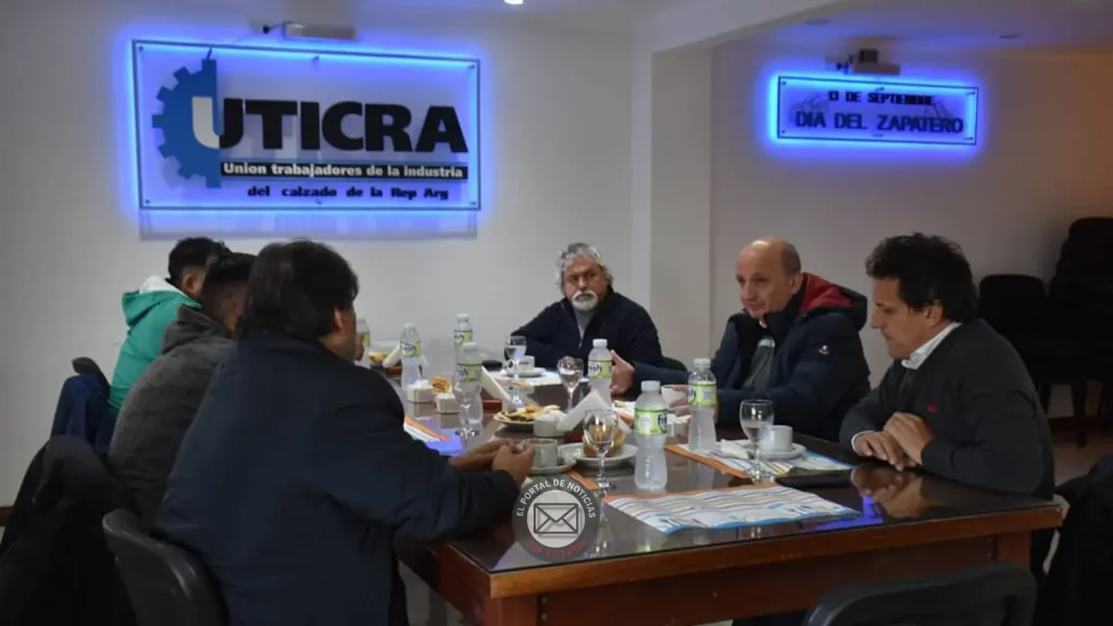 La fábrica Converse en Las Flores cerró y despidió a sus últimos trabajadores. UTICRA advierte por la fuerte caída del empleo en el calzado.